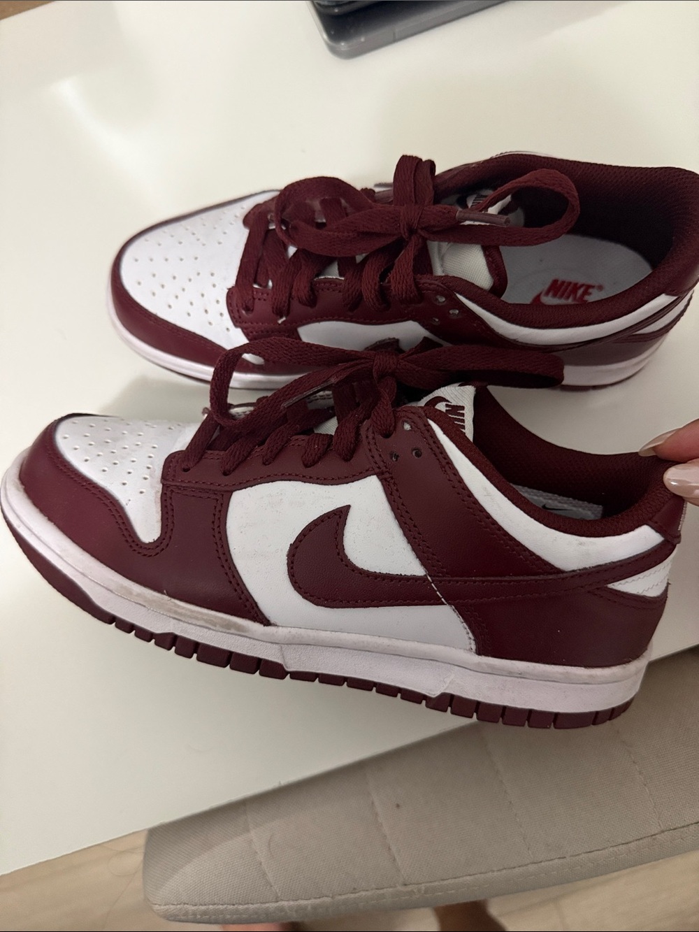 Nike Kids Low-Top Sneakers in Maroon and White